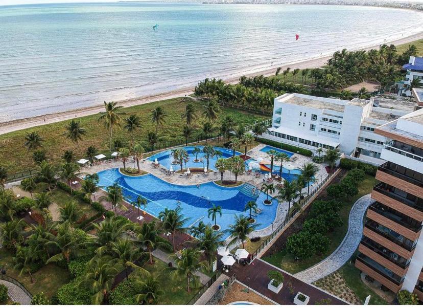 A Beira-mar Com Piscina Apartment